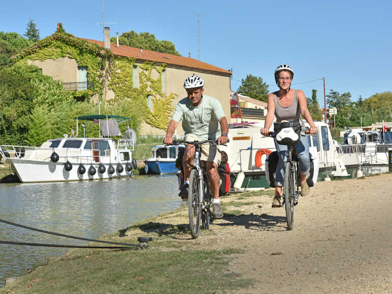 Cycling at the Capestang's port