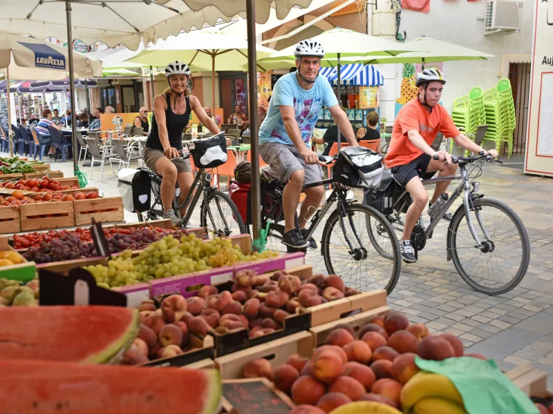 Sur le marché de Vias