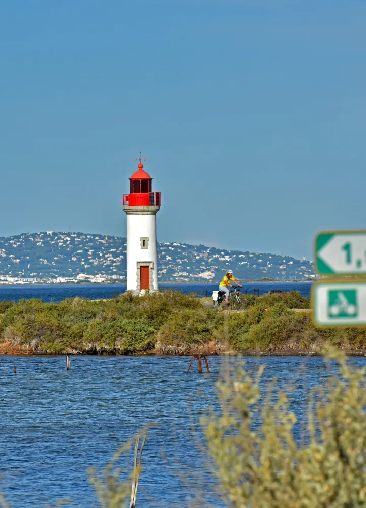 Fin du Canal du Midi à l'étang de Thau vers Marseillan