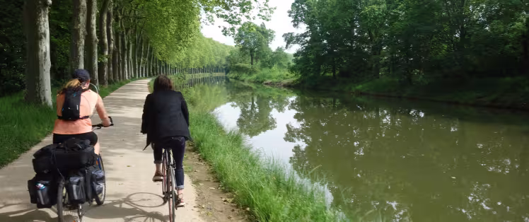 Sur le canal du midi à vélo