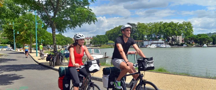 Sur le port d'Agen à vélo