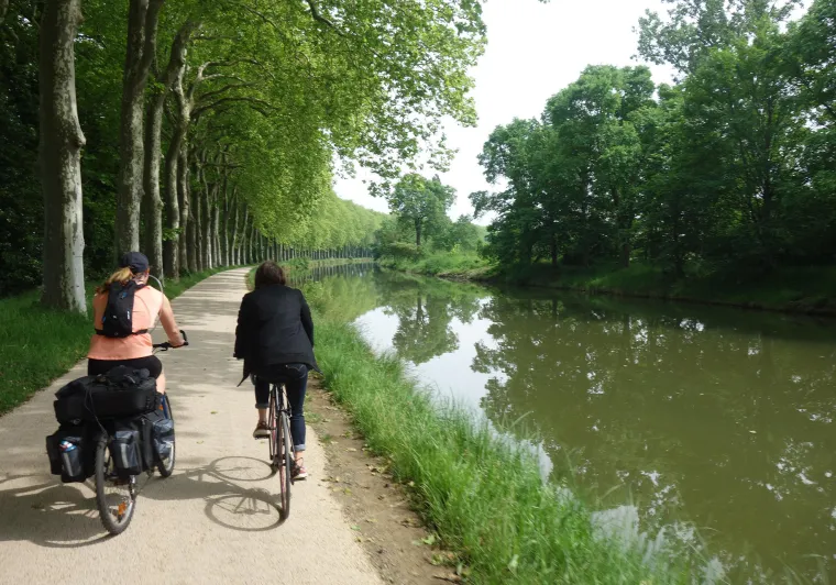 Sur le canal du midi à vélo