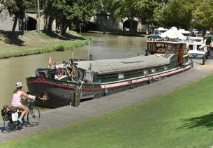 Péniche-hôtel sur le canal du Midi