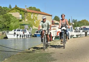 Cycling at the Capestang's port