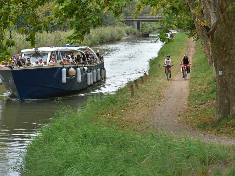 Chemin de halage : vélo & bateau